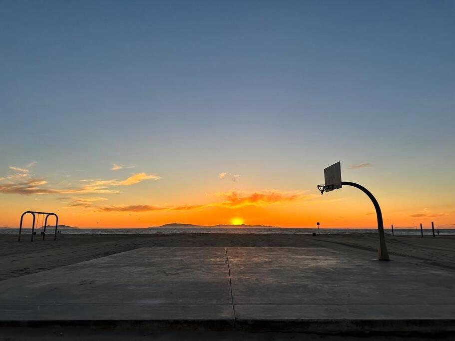 Gateway To Oxnard Beach מראה חיצוני תמונה